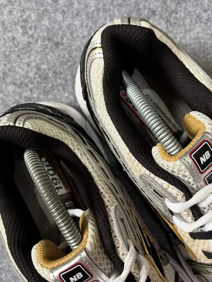 New balance 1906R