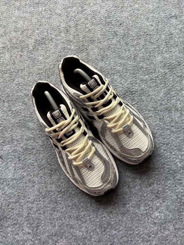 New balance 1906R