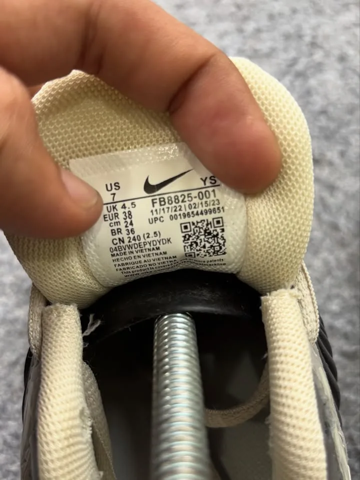 Nike vomero 5