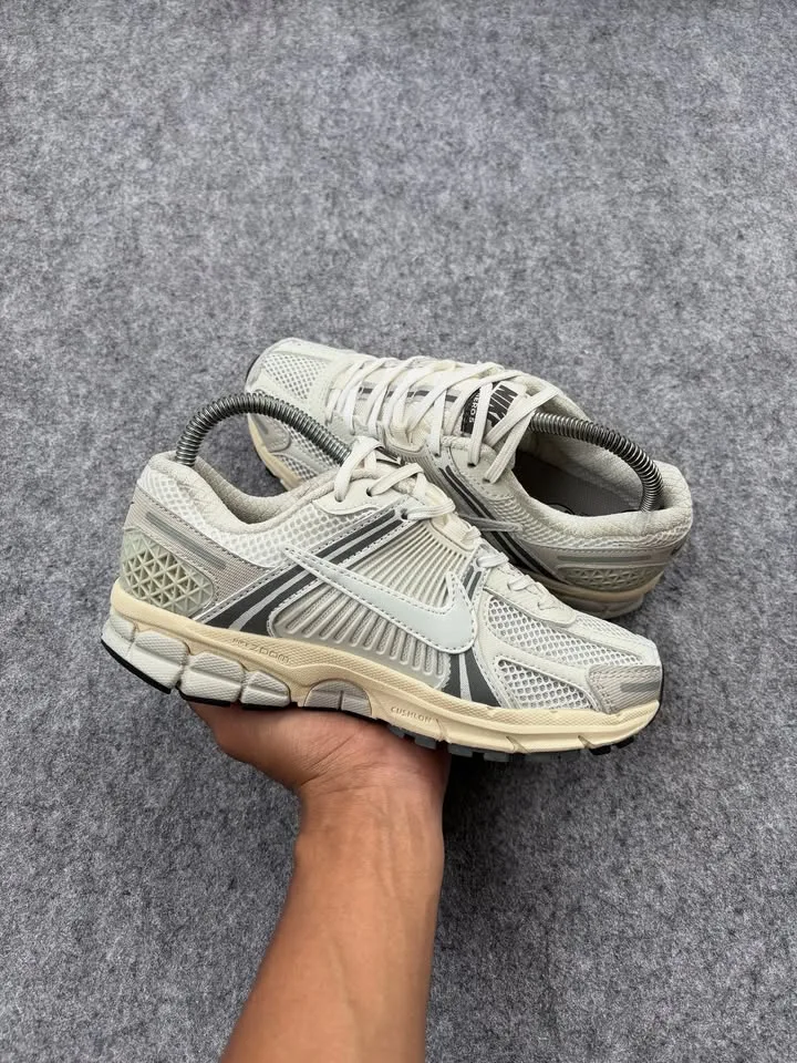 Nike vomero 5