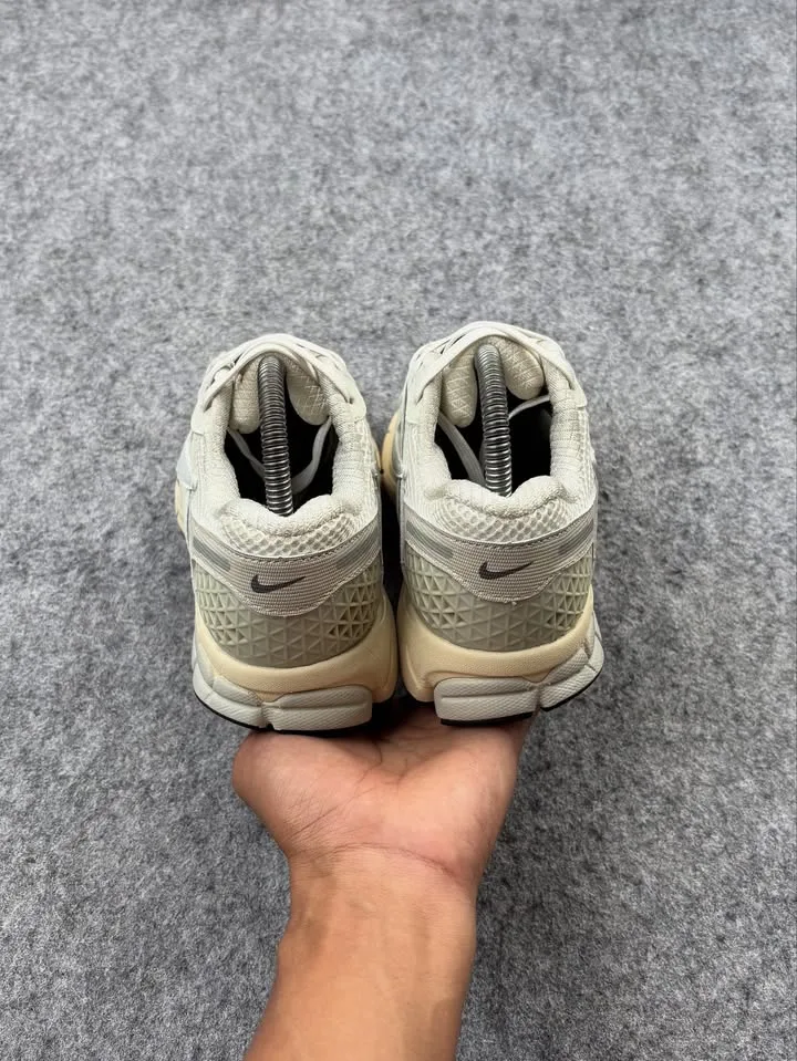 Nike vomero 5