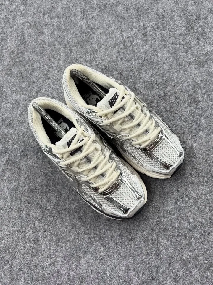 Nike vomero 5