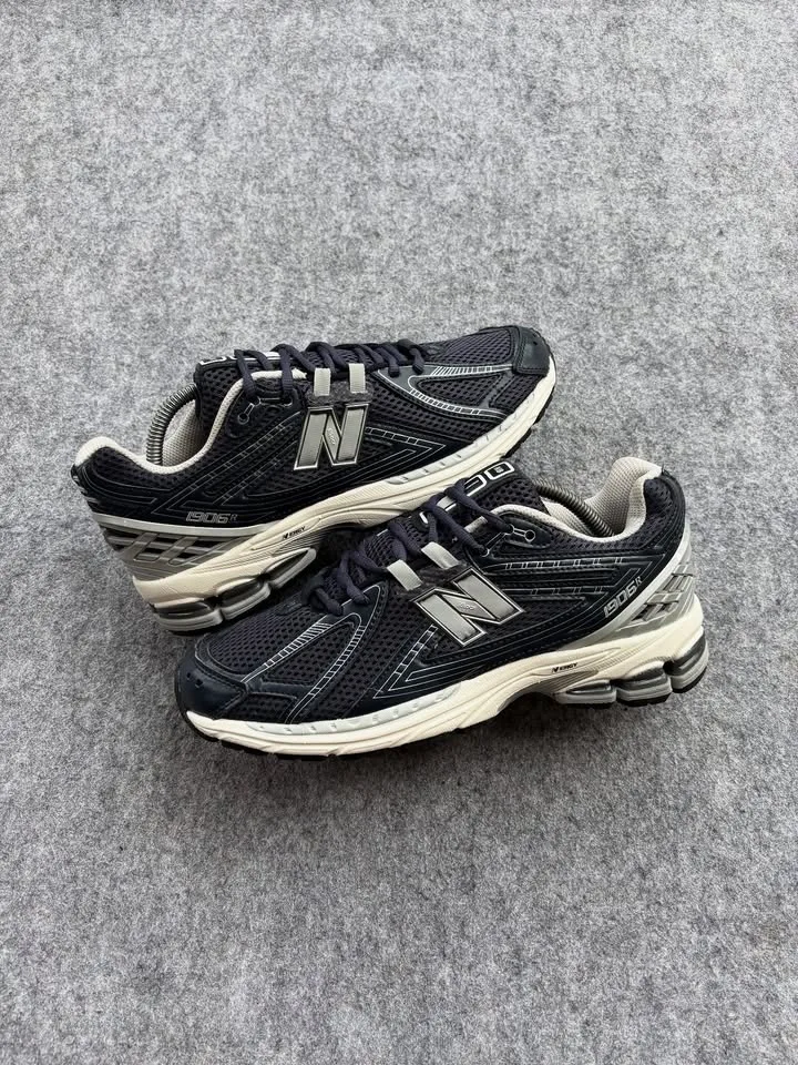 New balance 1906R