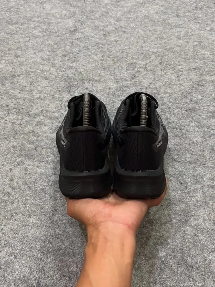 Asics magic speed