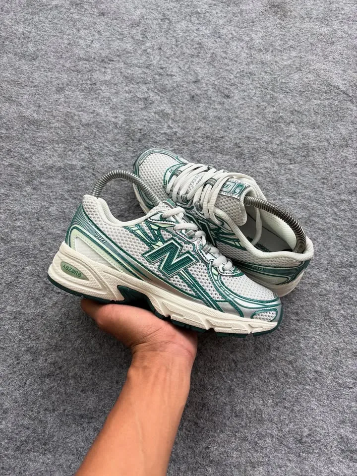 New balance 740