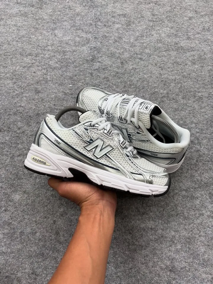 New balance 740