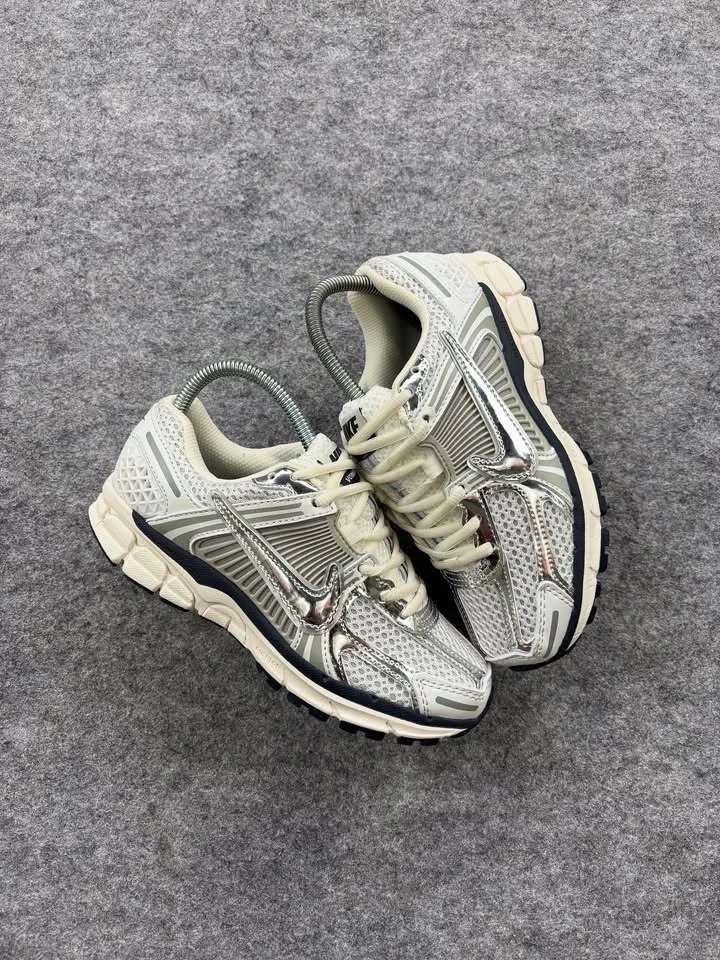 Nike vomero 5