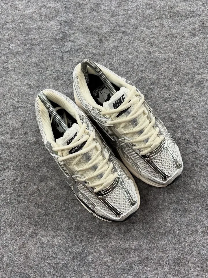 Nike vomero 5