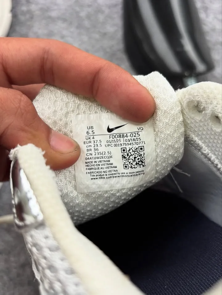 Nike vomero 5
