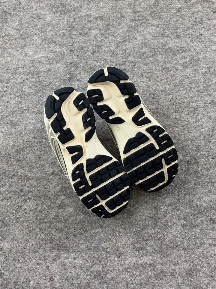 Nike vomero 5