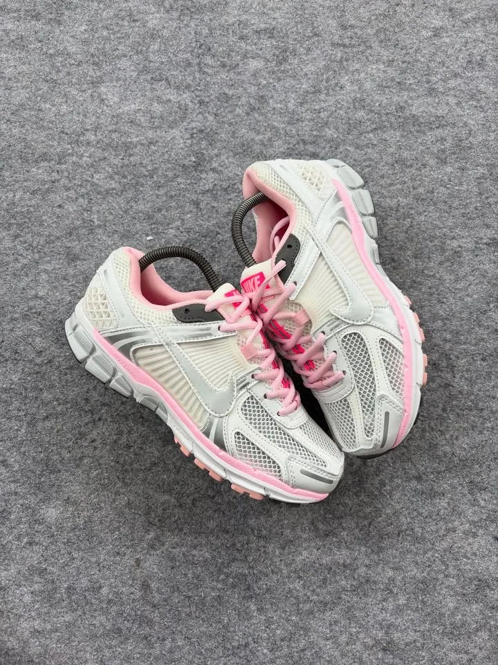 Nike zoom vomero 5