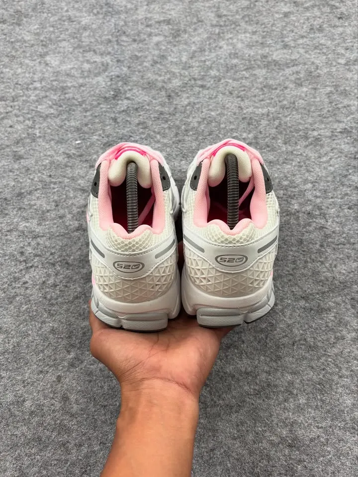 Nike zoom vomero 5