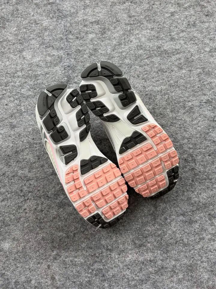 Nike zoom vomero 5